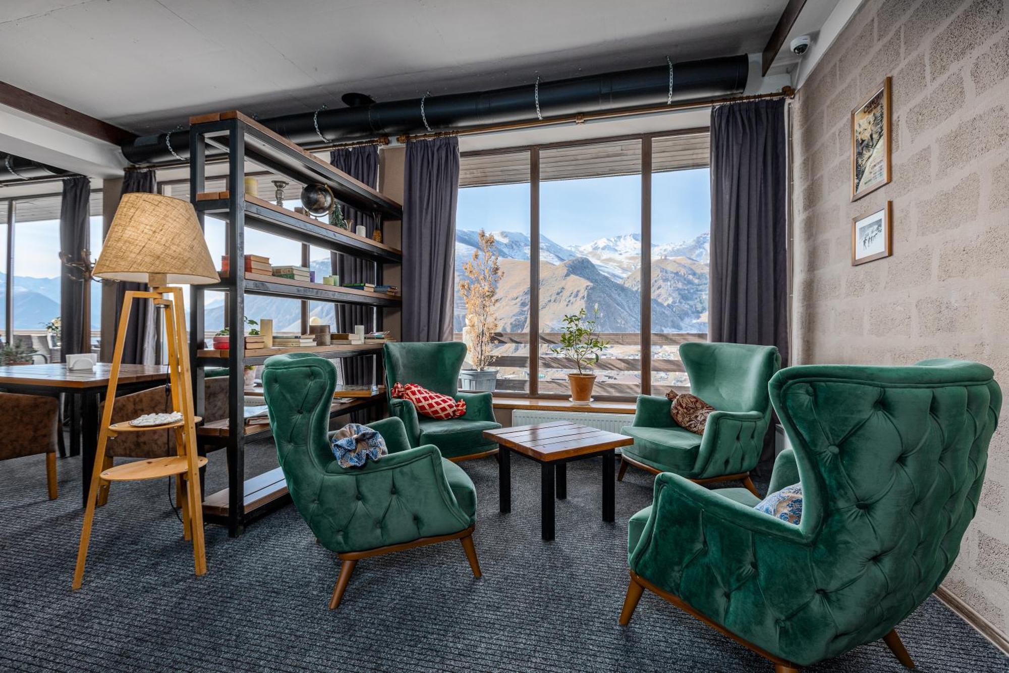 Alpine Lounge Boutique Hotel Kazbegi Kültér fotó