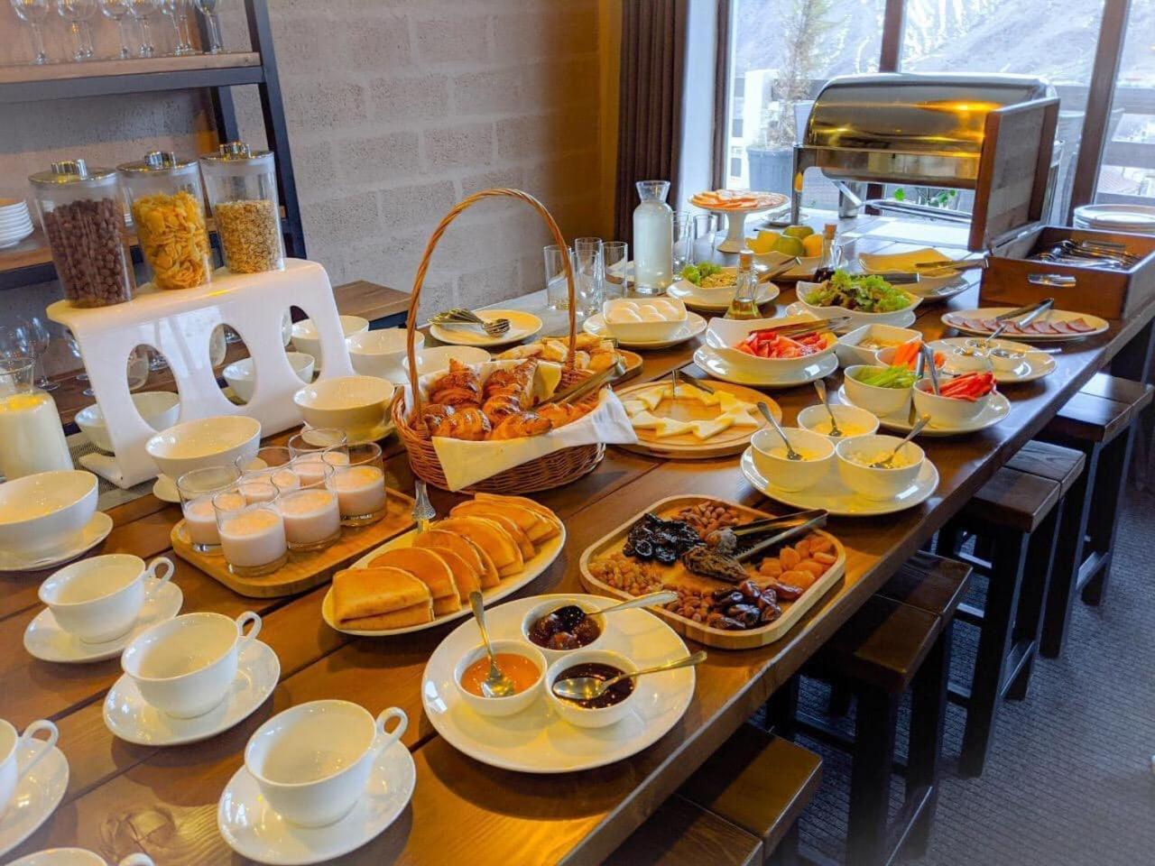 Alpine Lounge Boutique Hotel Kazbegi Kültér fotó