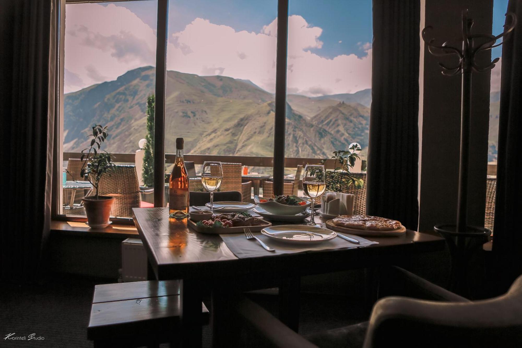 Alpine Lounge Boutique Hotel Kazbegi Kültér fotó